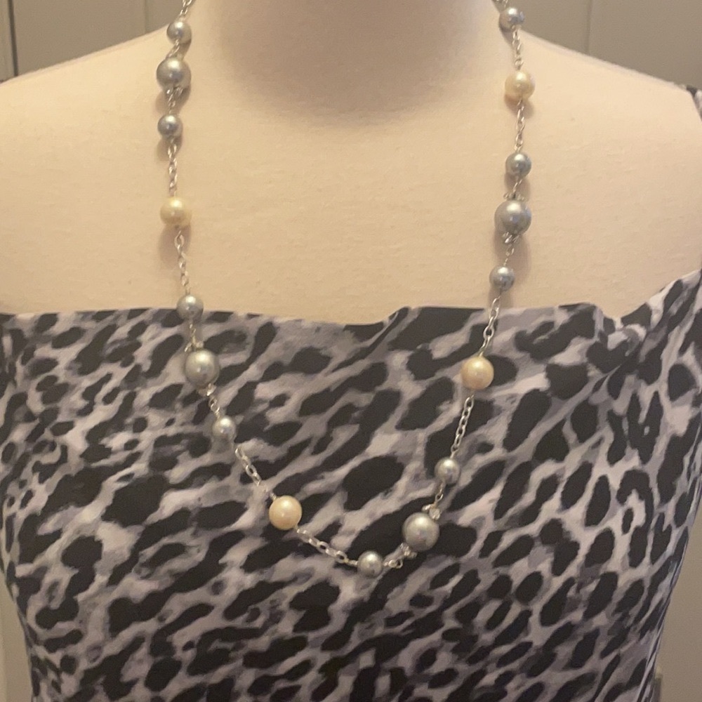 Stella & Dot Pearl Silver & Cream Accent Necklace